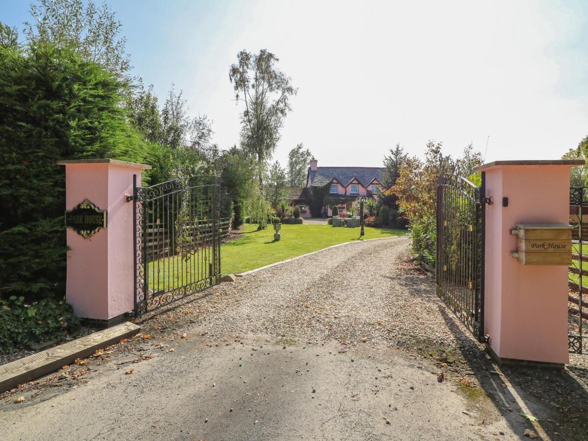 הוילה לנדרינדוד וולס Park House מראה חיצוני תמונה